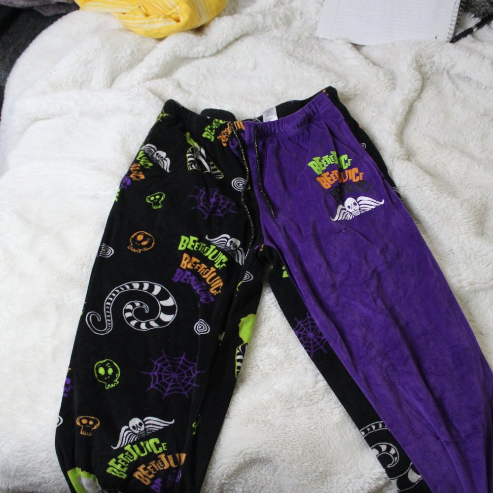 No Boundaries Beetle Juice Sleeper Joggers -- Medium -- ULN
